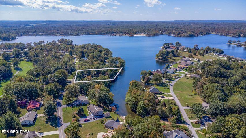 Image 1: Great Location. Close to Amenities
