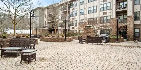 445 W Blount Ave