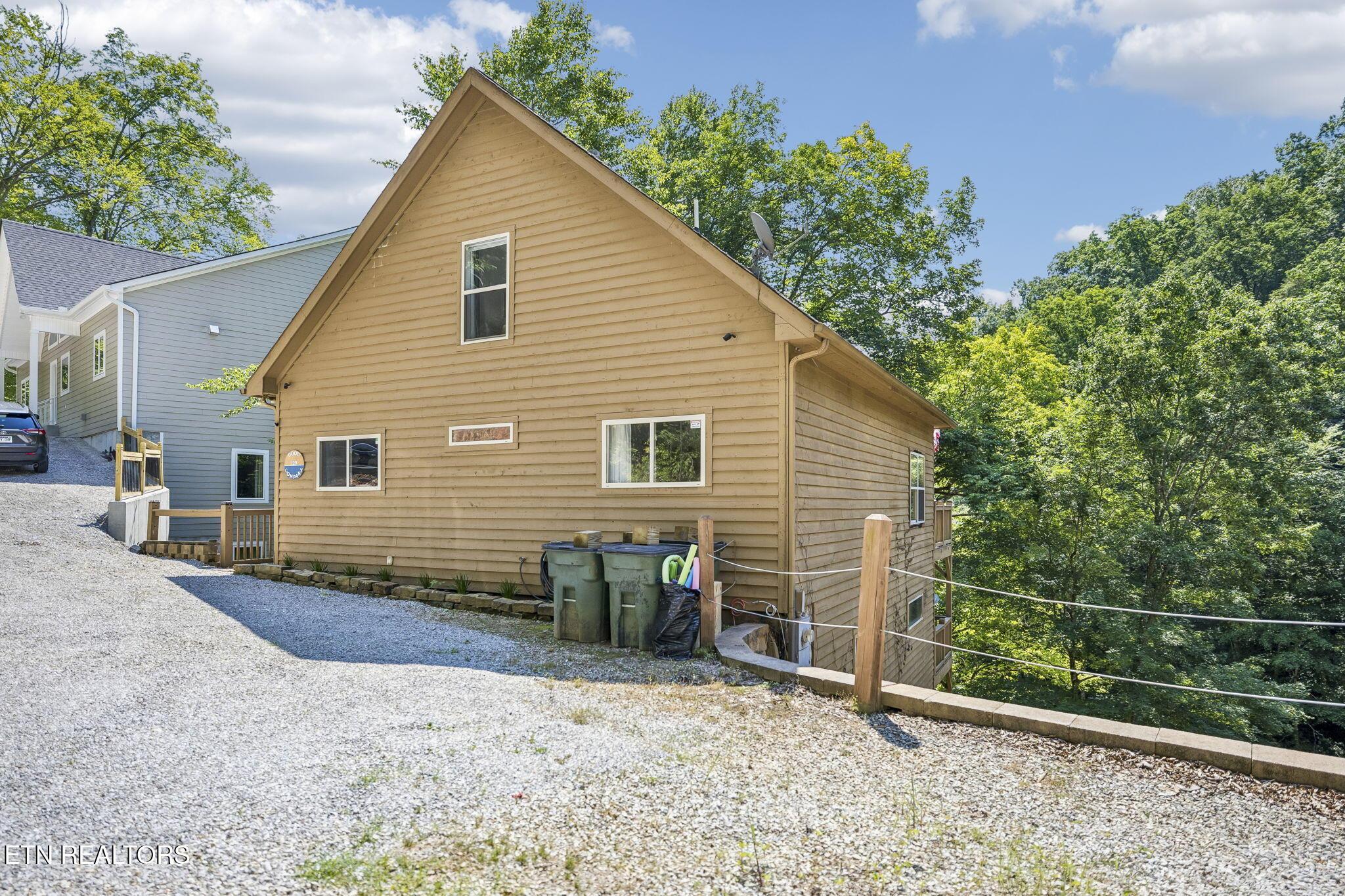 Image 3: 3-129 Bridgeview Ln - 003
