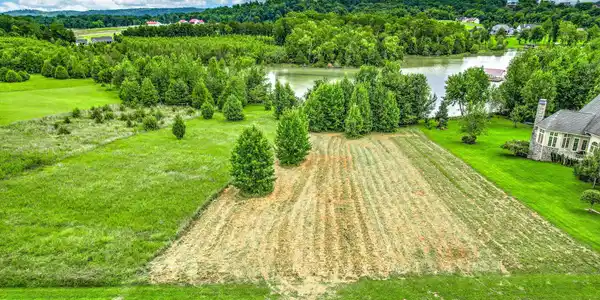 Image 3: 1-web-or-mls-DJI_0047_8_9