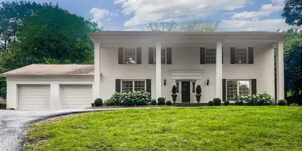 1554 Agawela Ave