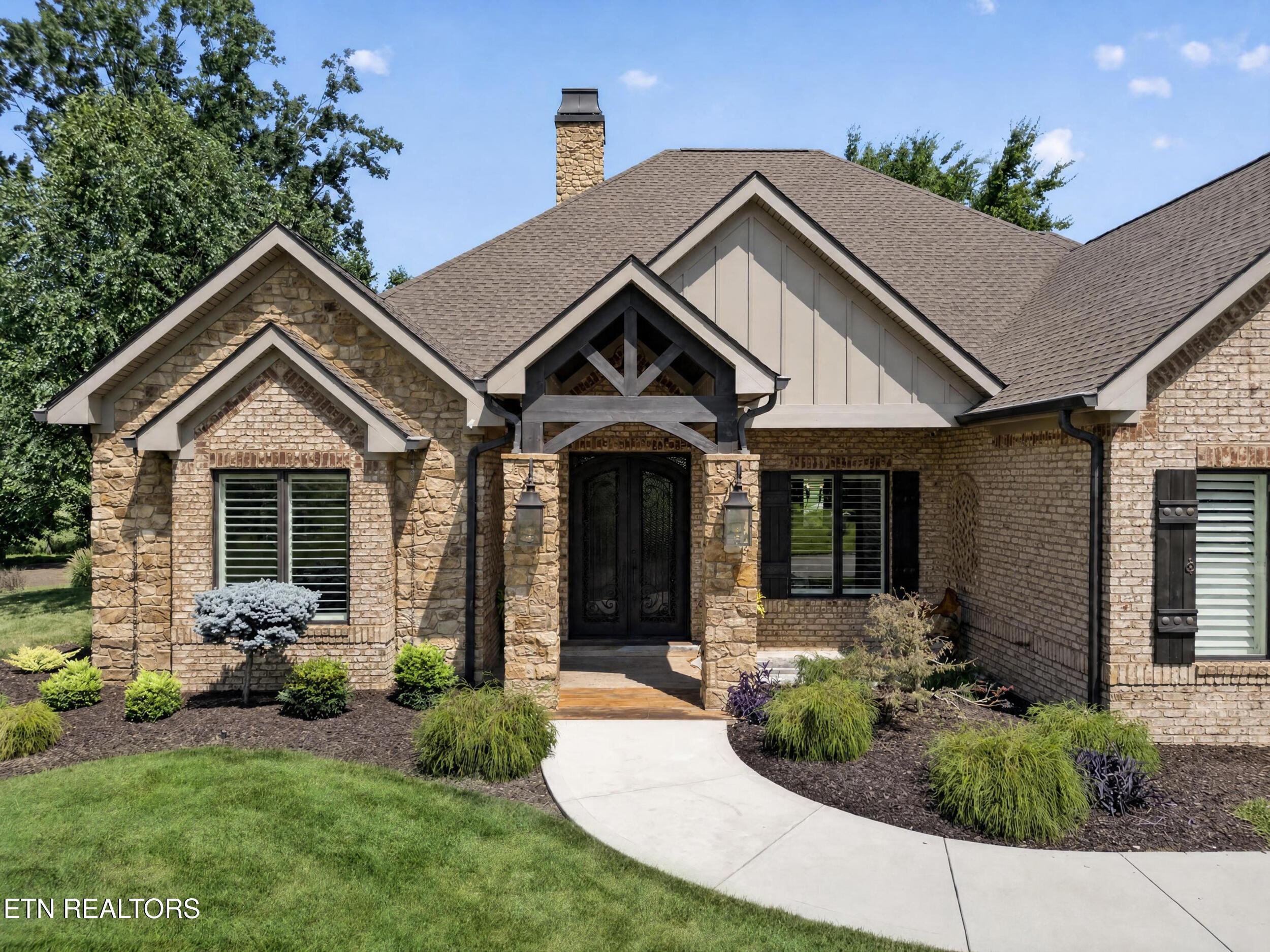 Image 4: 650 buckhorn way-004