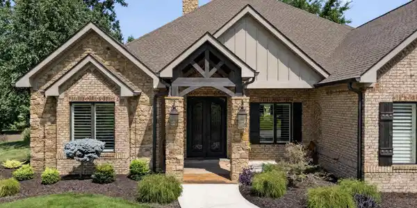 Image 4: 650 buckhorn way-004