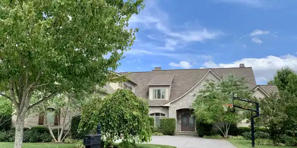 12616 Woodcove Lane