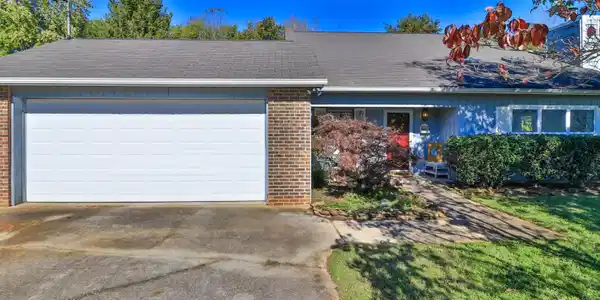 928 Tree Trunk Rd