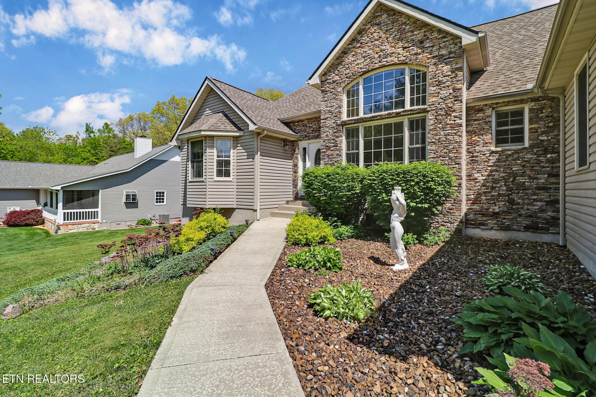 Image 3: Front sidewalk