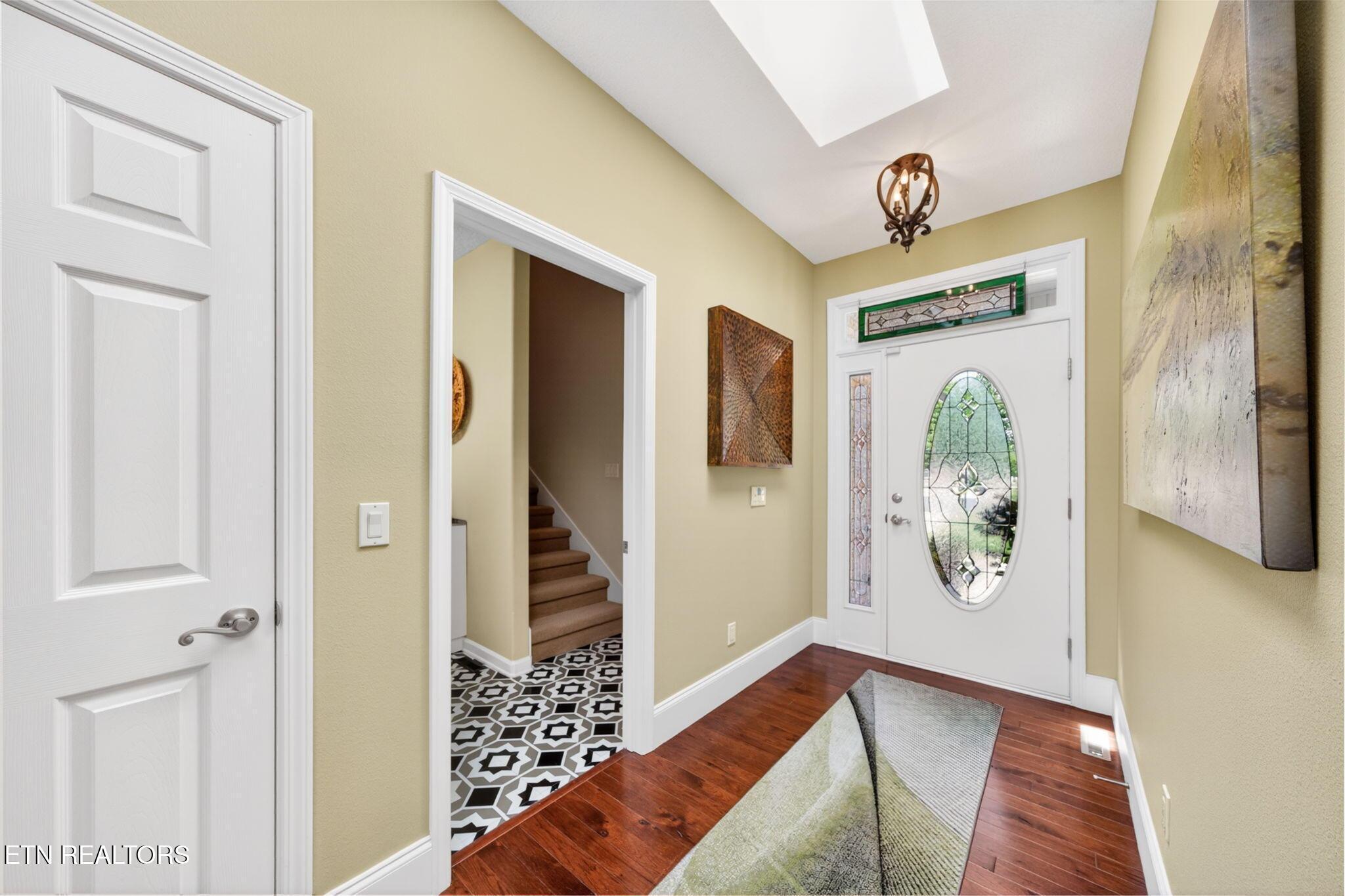 Image 3: Foyer