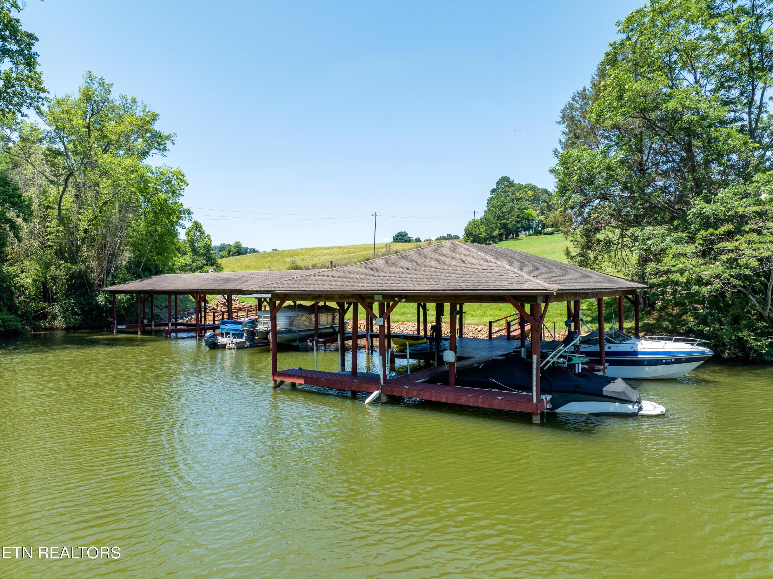 Image 4: boat slips