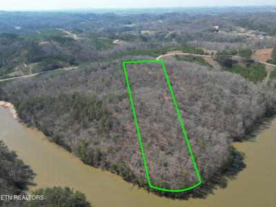 Lot 9 Winding Tr
