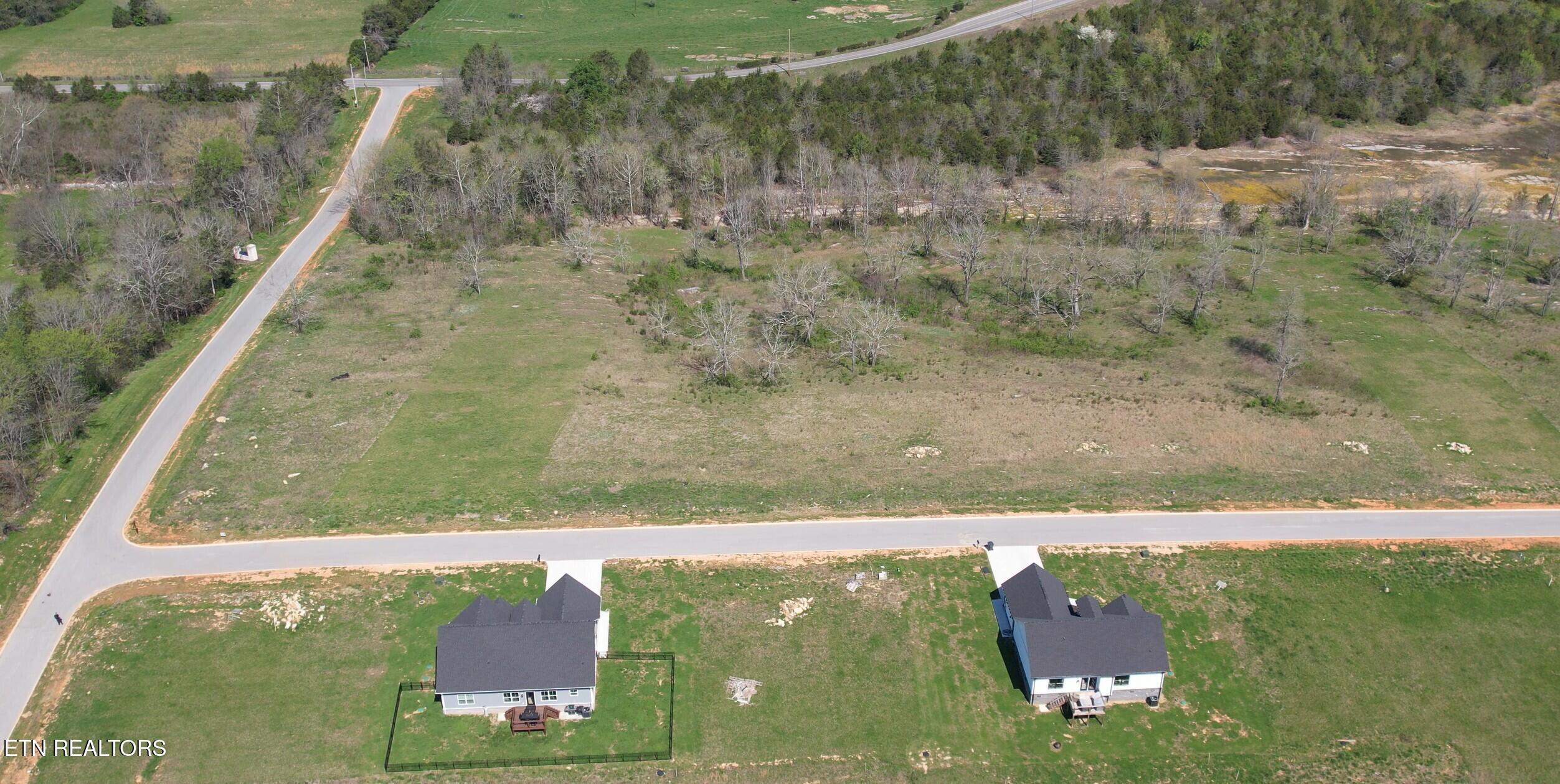Image 3: 106 Waterfront Knoll