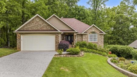 303 Uhdali Place