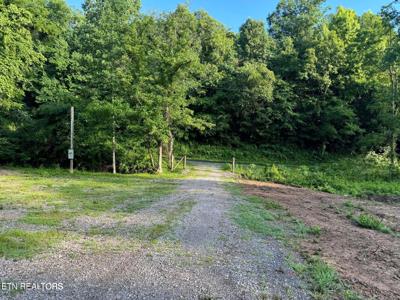 330 N Dark Hollow Rd