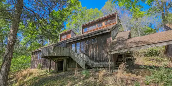 8833 Cove Point Lane