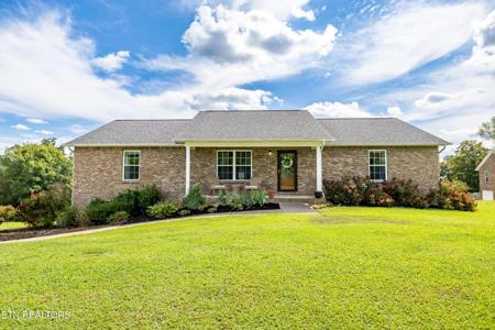 810 River Cliff Drive