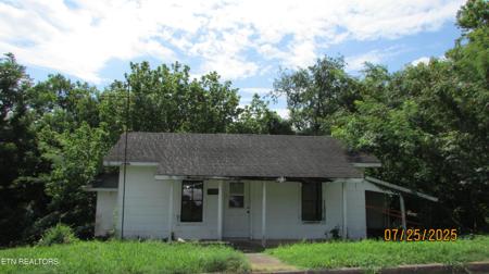 1215 Main St