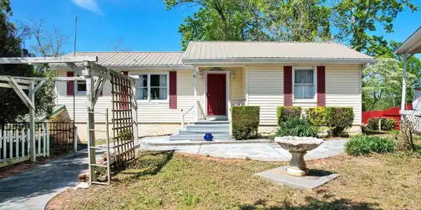 691 Lakehaven Circle