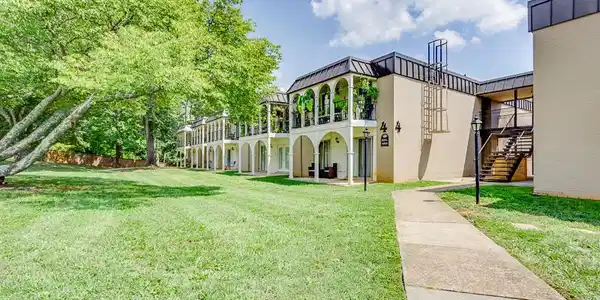 5709 Lyons View Pike