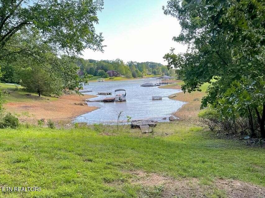 Image 2: lake Windy Cove