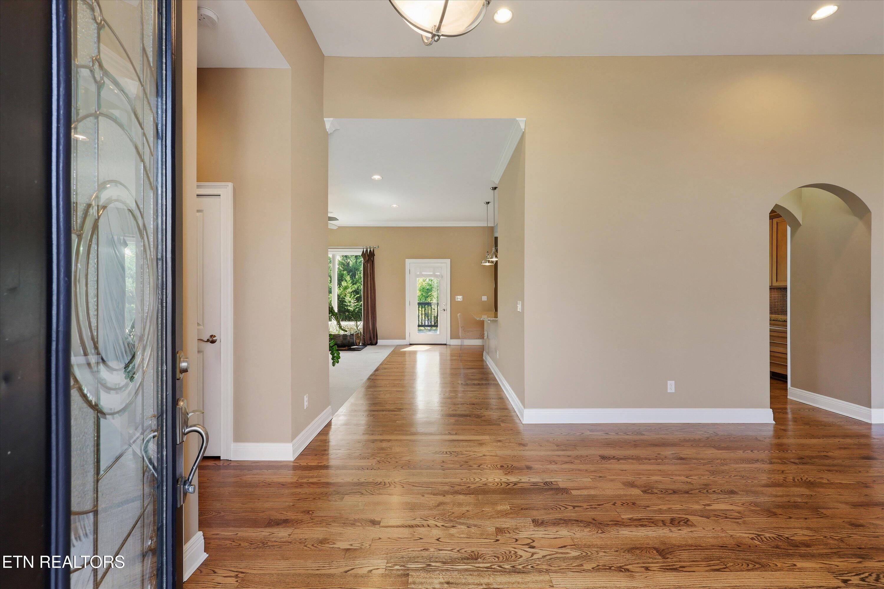 Image 2: Entry
