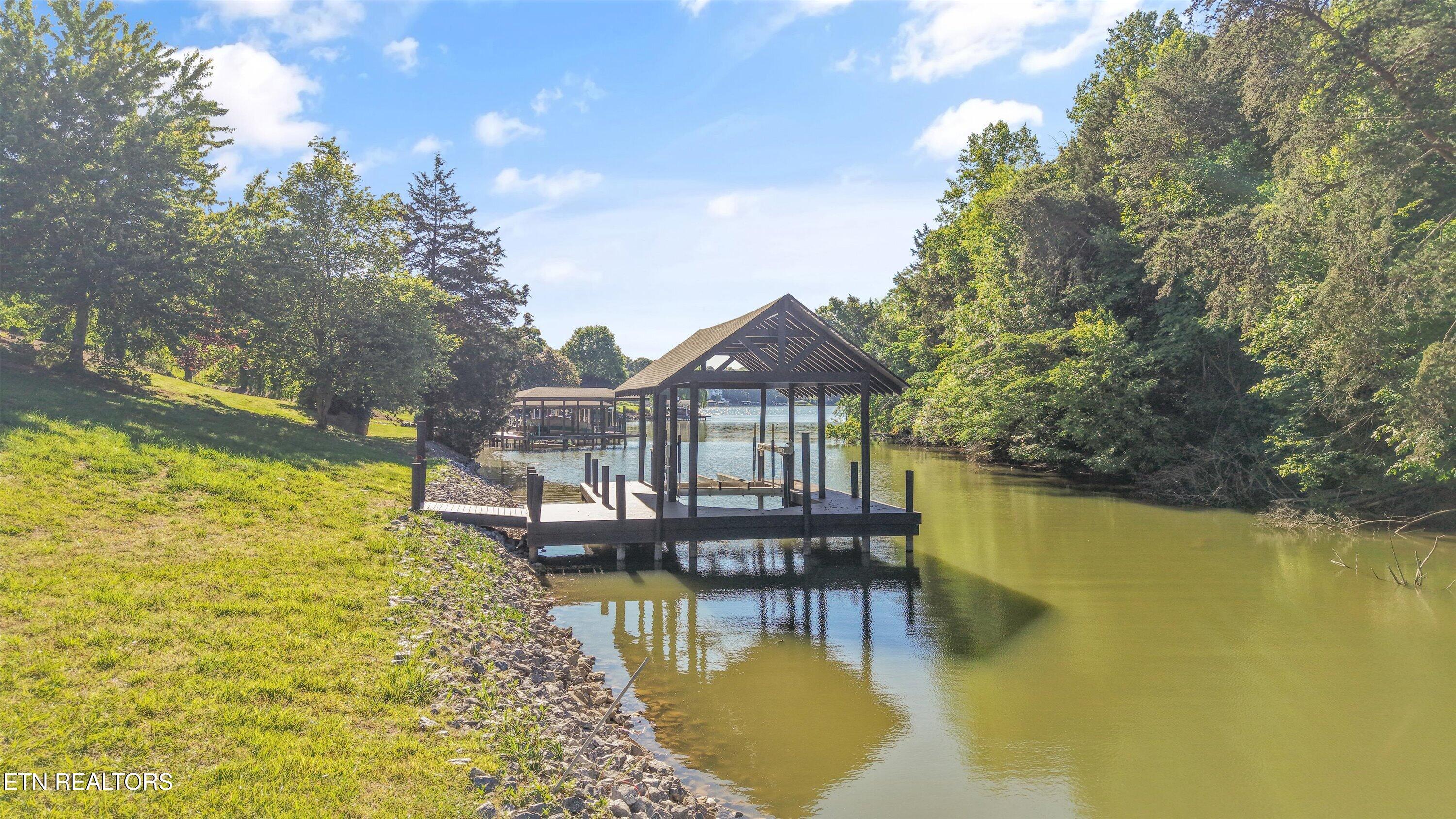 Image 3: 15-3842 Attley Dr015