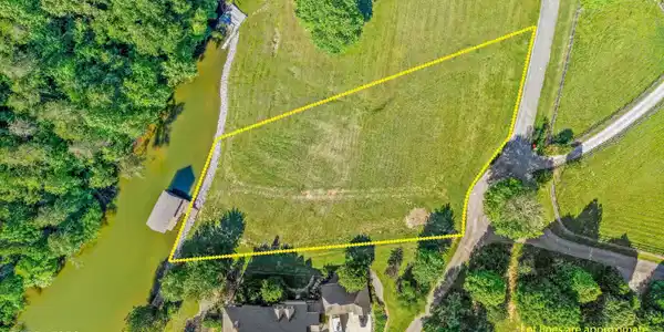 Image 4: 02-3842 Attley Dr012