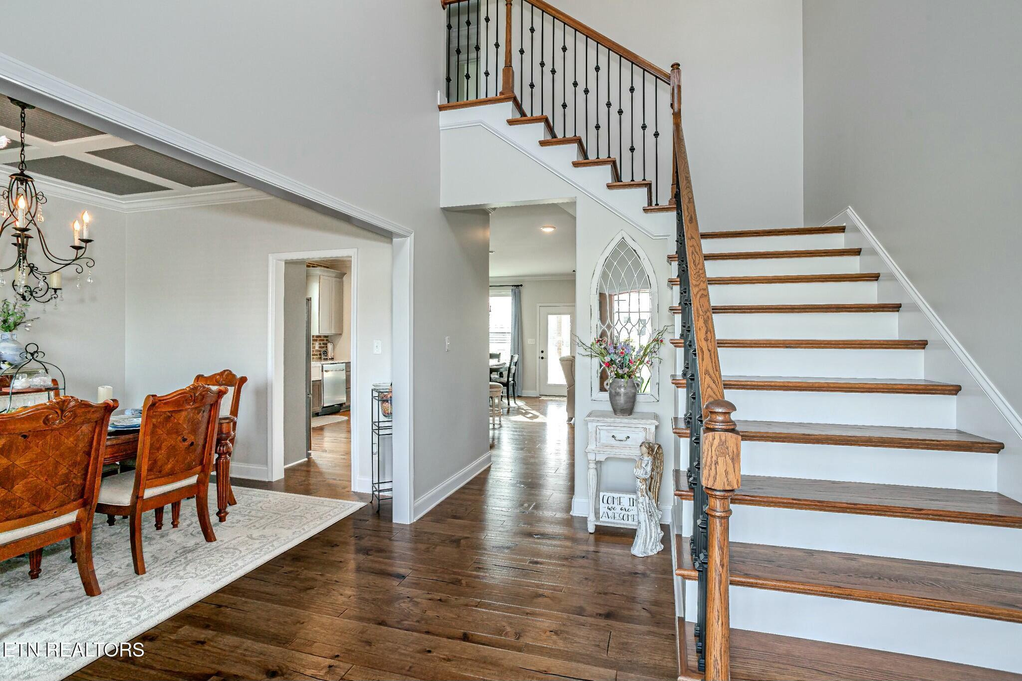 Image 3: Foyer