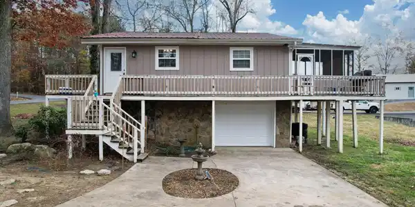 374 NW Marina Hills Circle