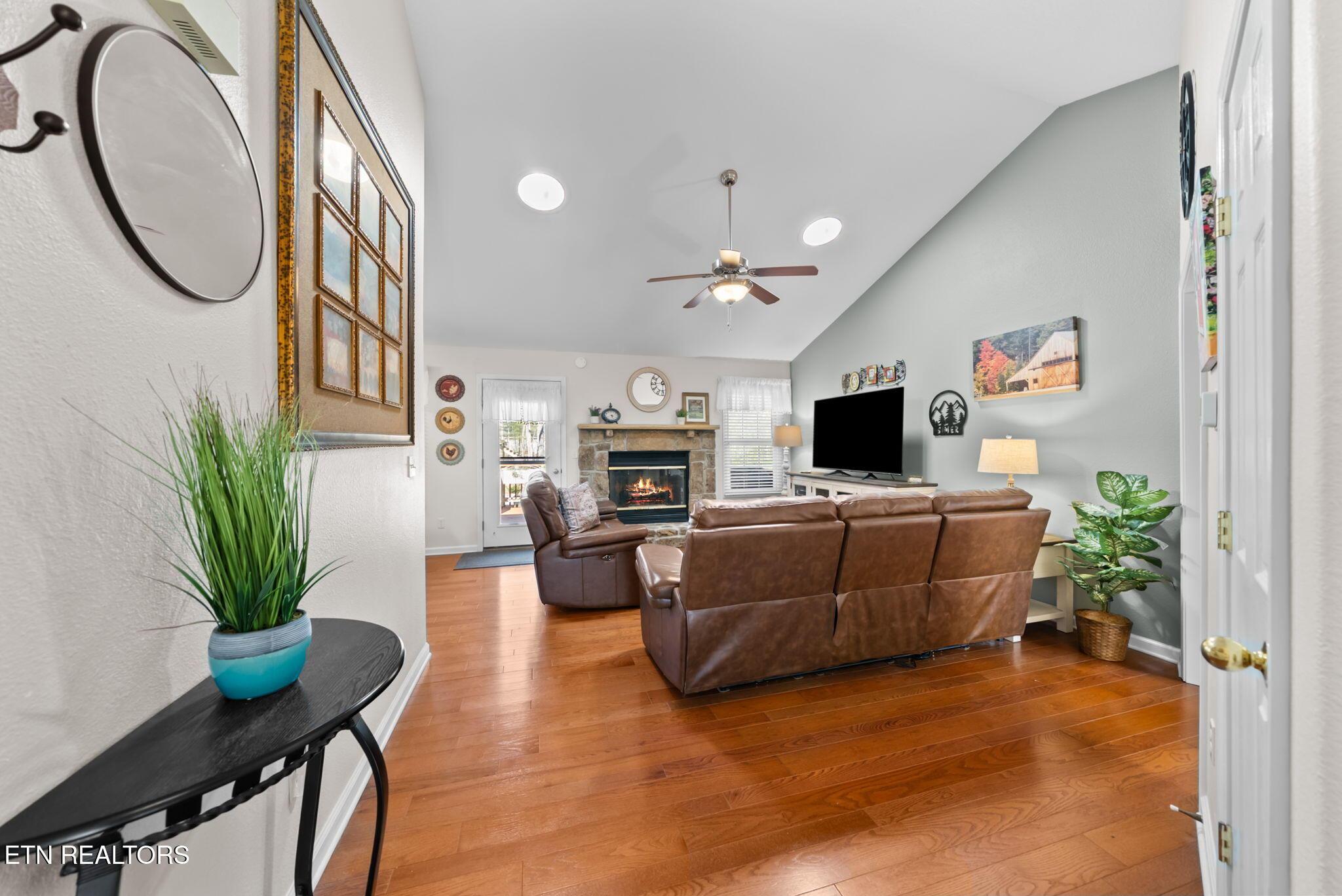 Image 4: 38-web-or-mls-DSC03190