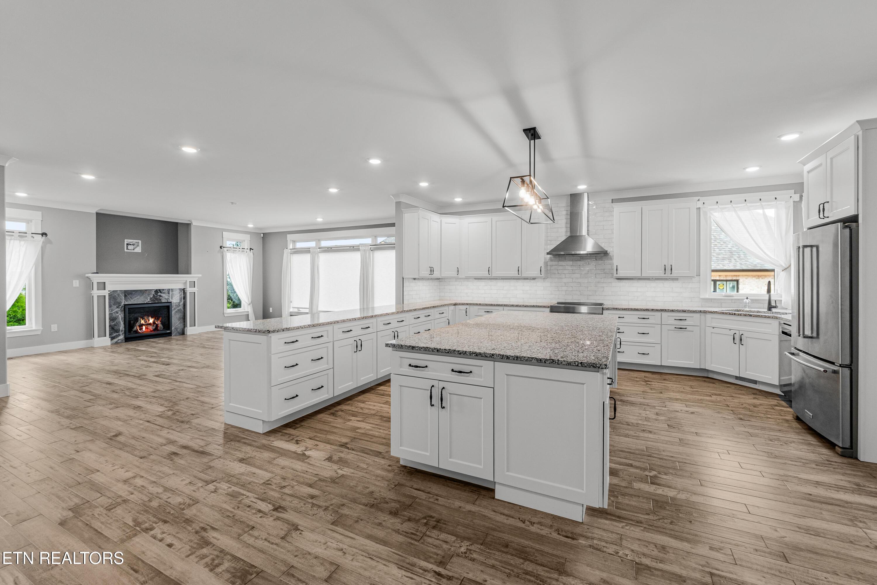 Image 3: An Entertainer's Kitchen