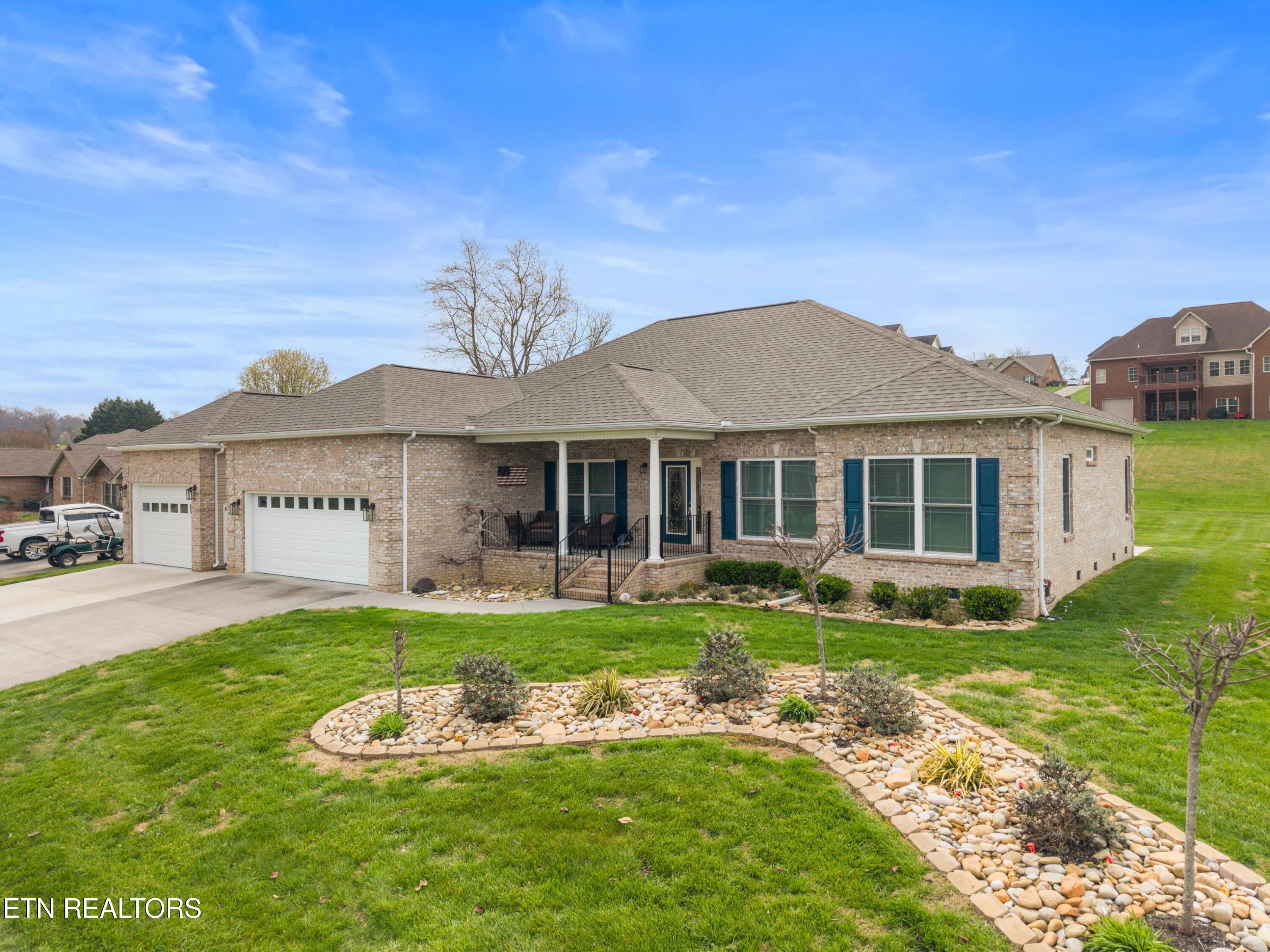 Image 2: 003-1410RiverRunCircle-Sevierville-TN-37