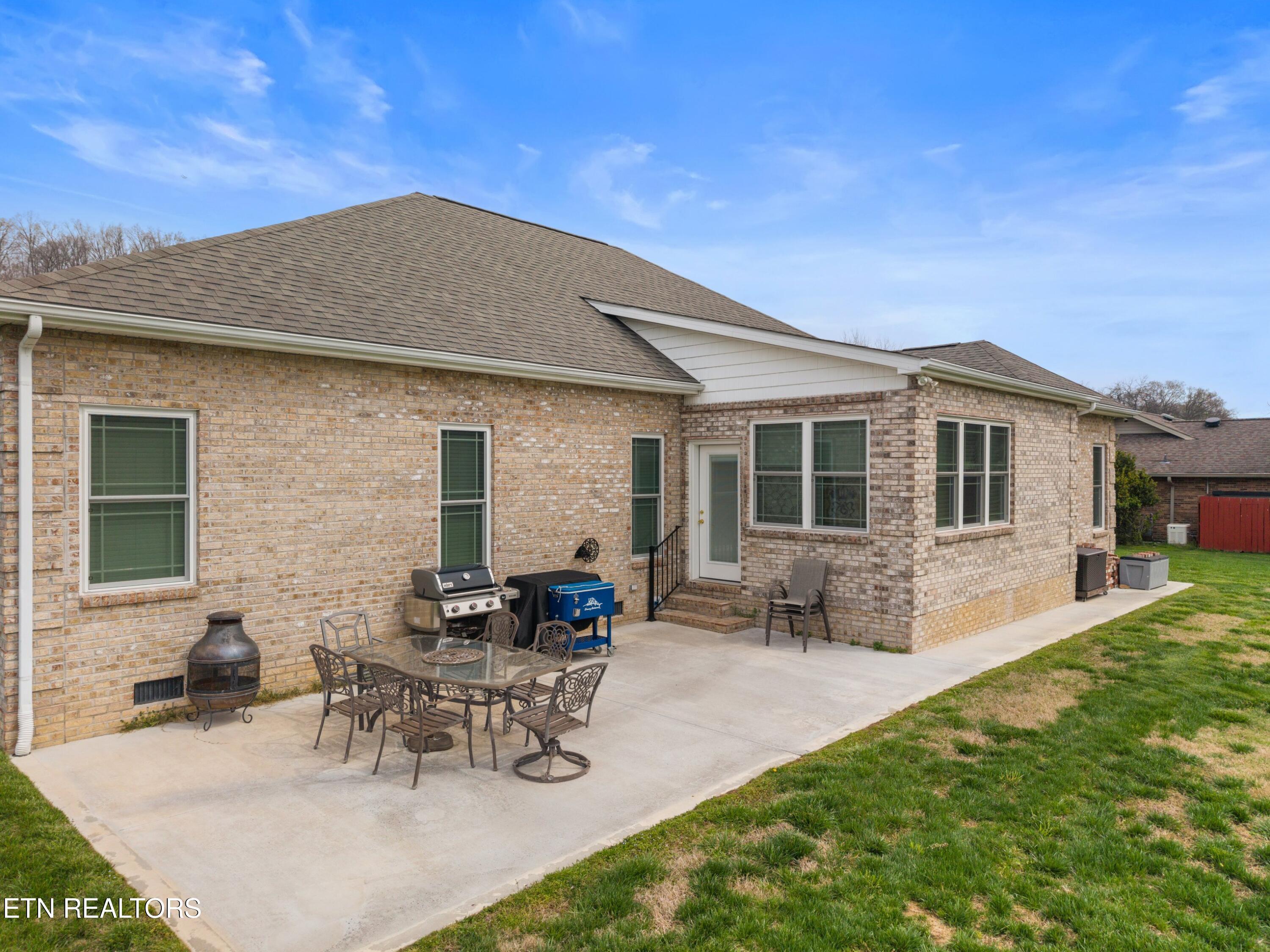 Image 4: 041-1410RiverRunCircle-Sevierville-TN-37