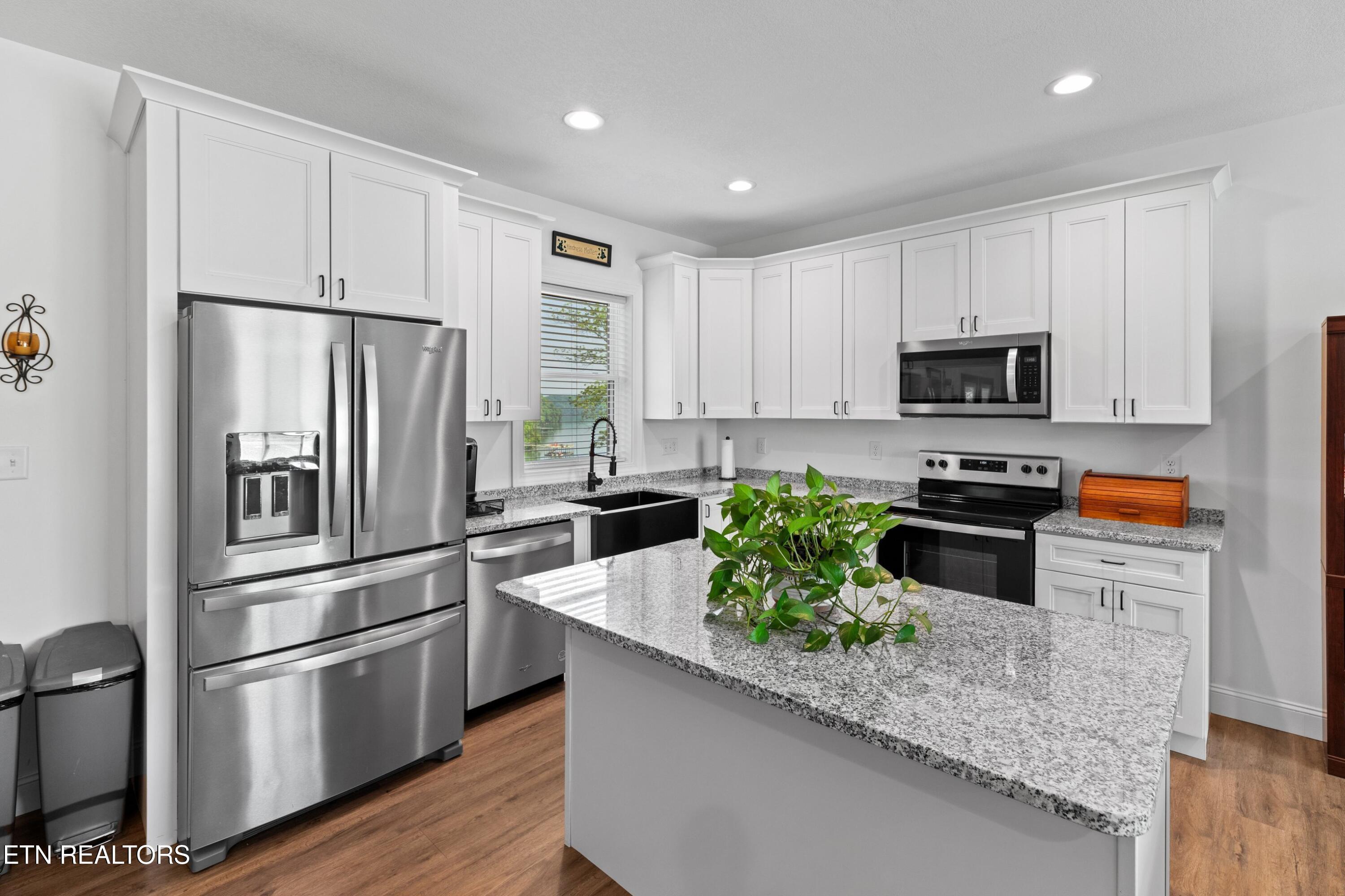 Image 2: 008-3099BridgewaterBoulevard-Morristown-