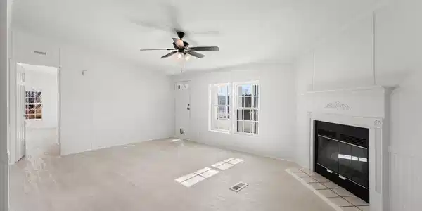 Image 4: 03-Living Room