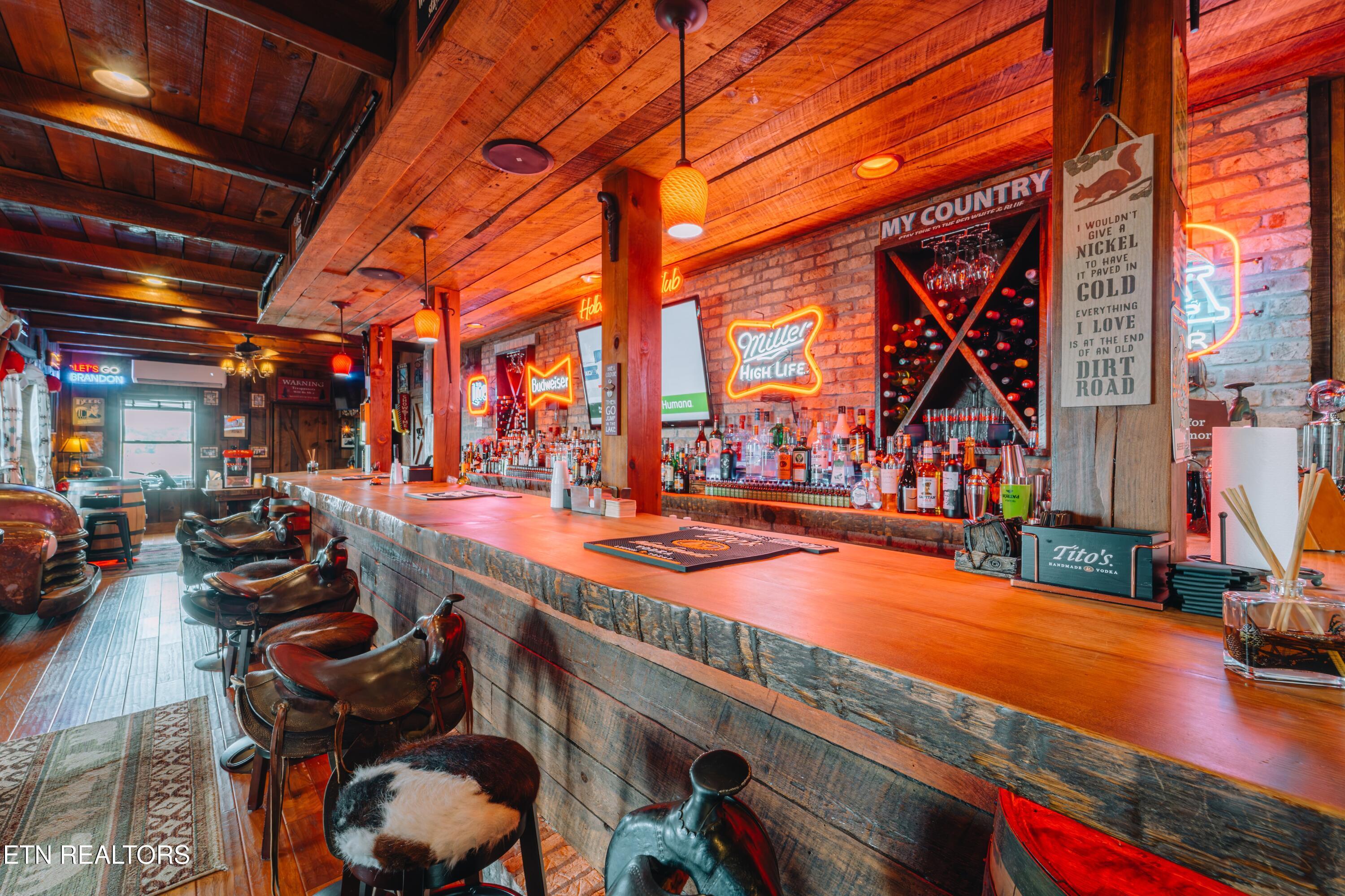 Image 4: A7408128-HDR