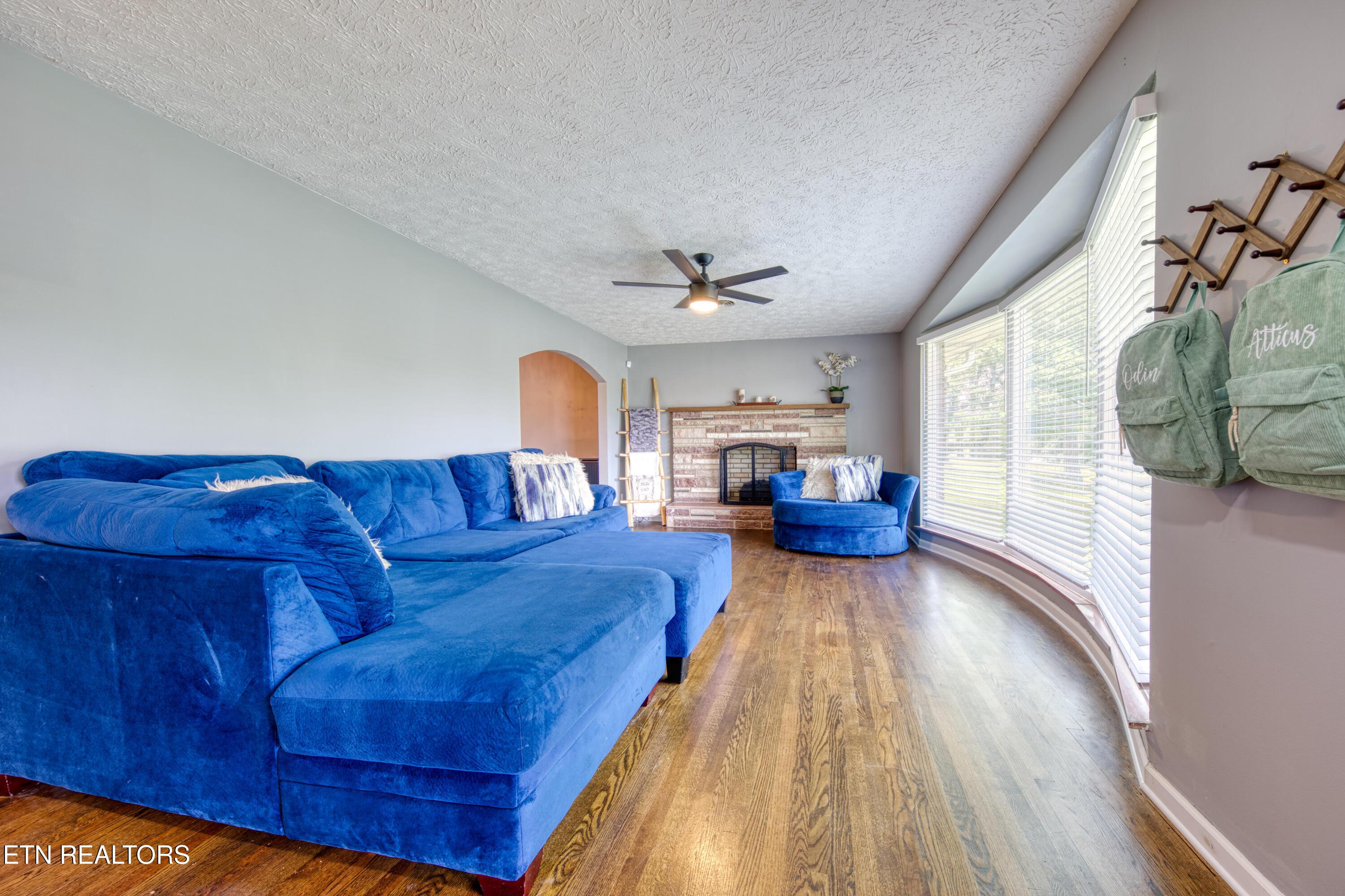Image 2: 9212 Burchfield Drive