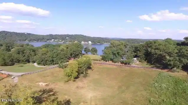 Image 1: Lot 3
