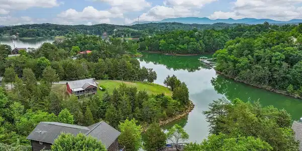 Image 2: DJI_20250516105422_0180_D-Edit