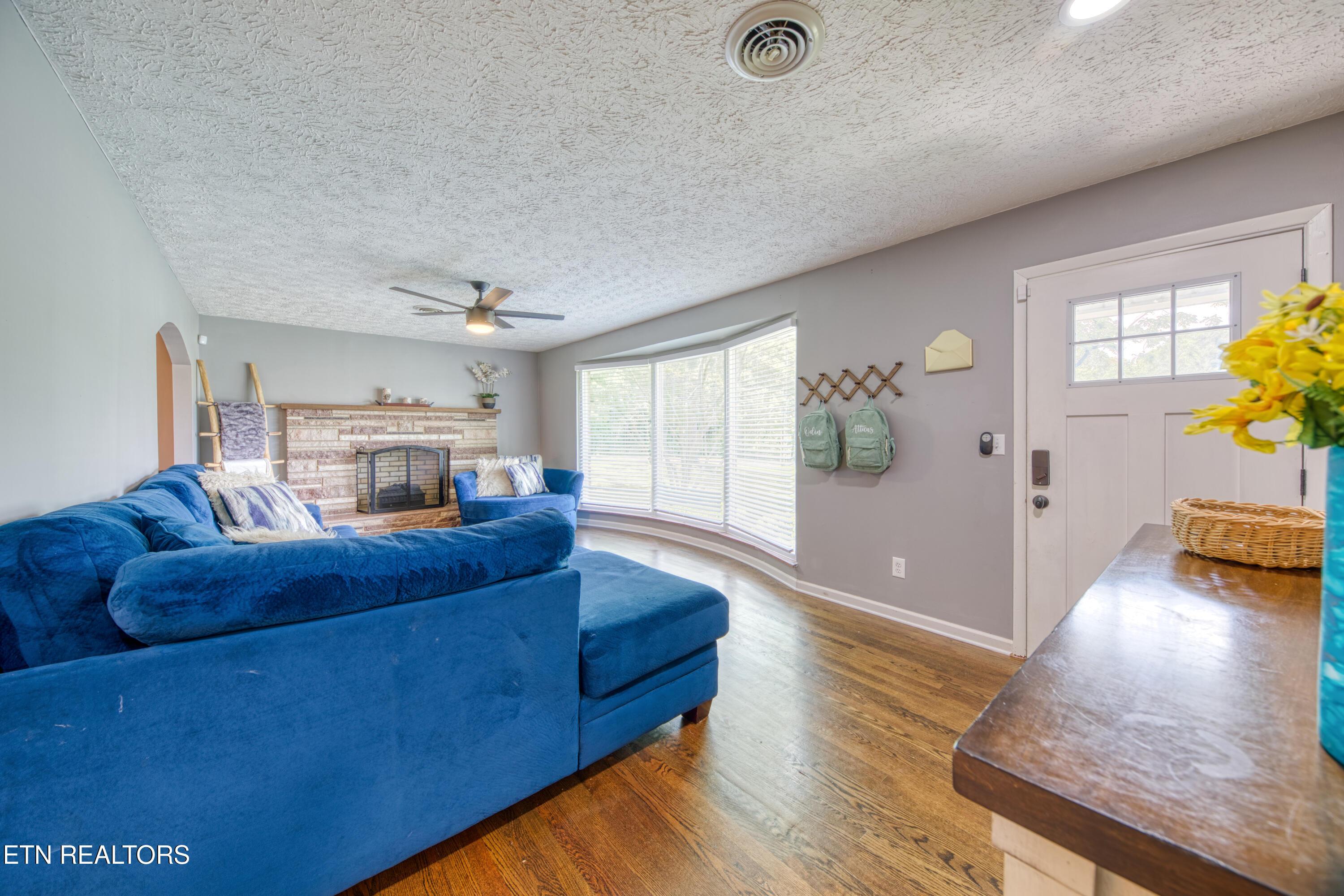 Image 4: 9212 Burchfield Drive