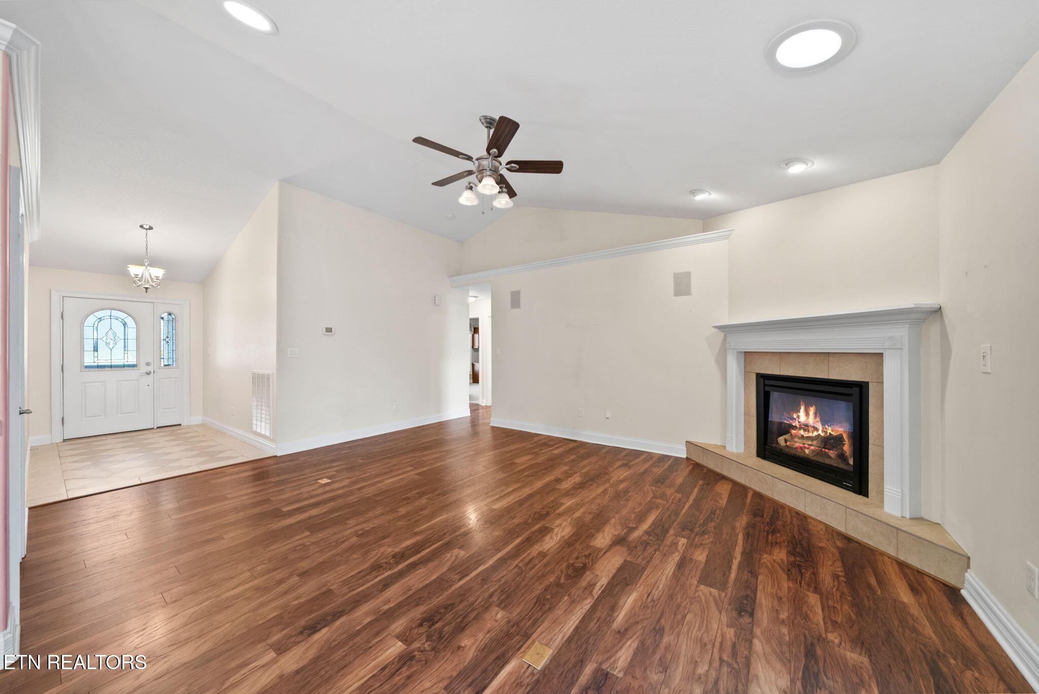 Image 4: 36-web-or-mls-DSC07851