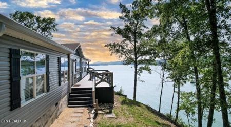 2023 Paradise Hills Rd