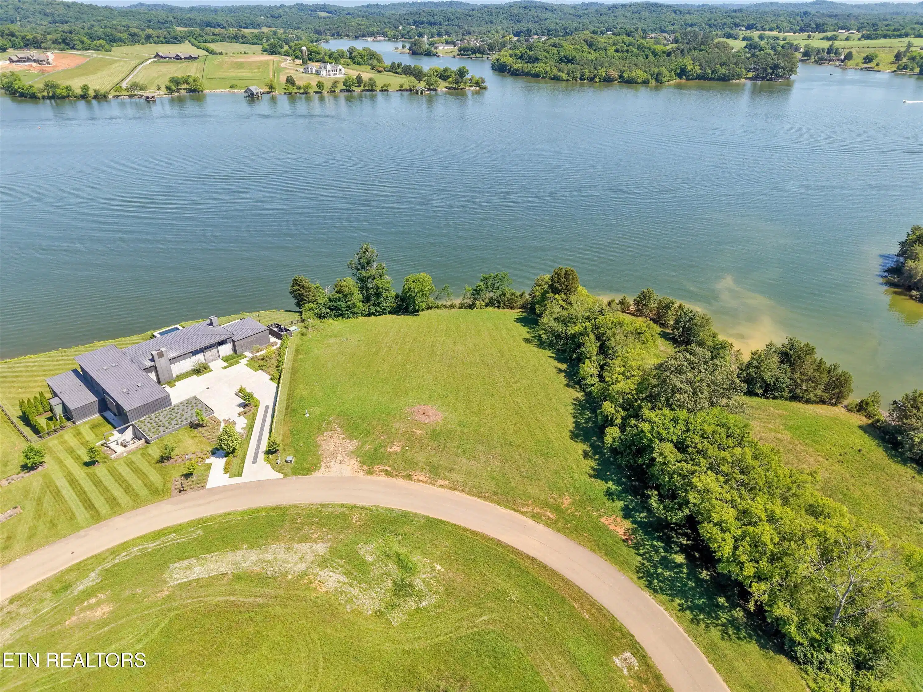 Image 1: 01-Albion Way Lot 310 04