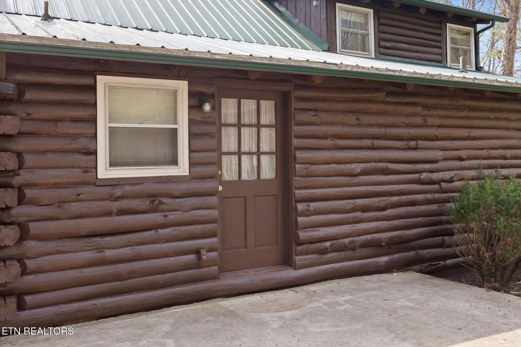 Image 3: 34-web-or-mls-034_258_Marina_lane