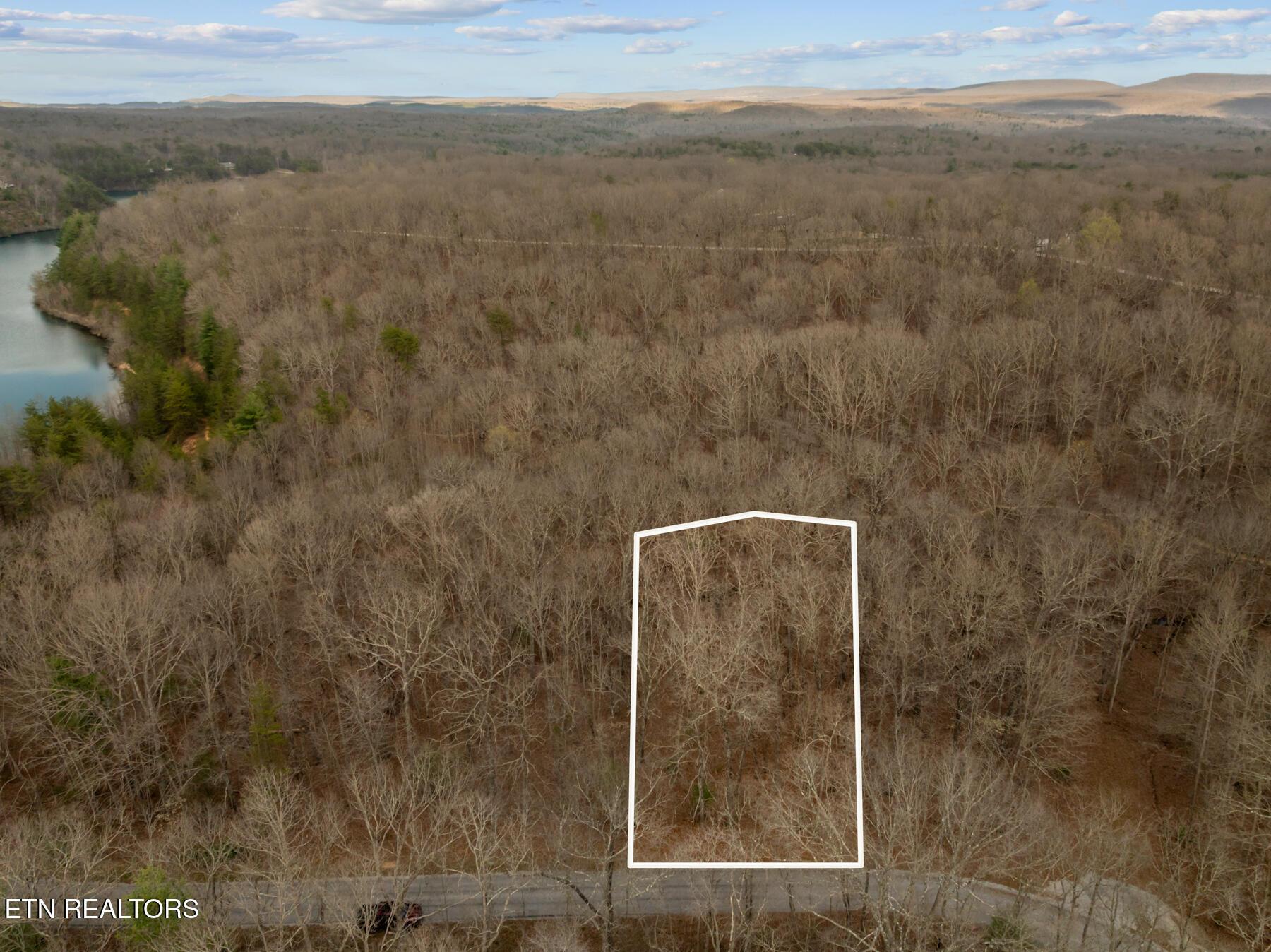 Image 2: 131 Hunterwood Ln
