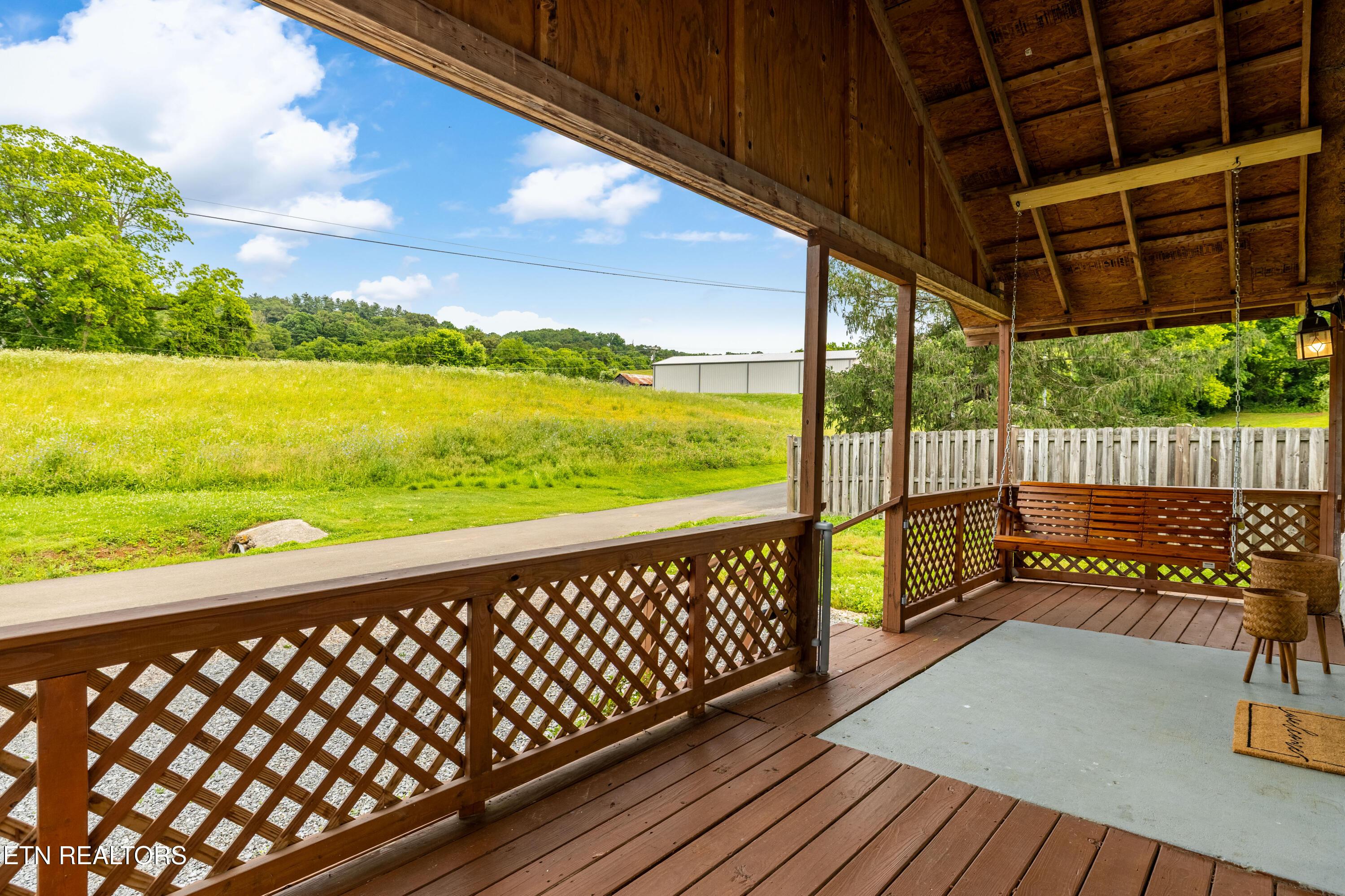 Image 3: 6944BerryLane-3