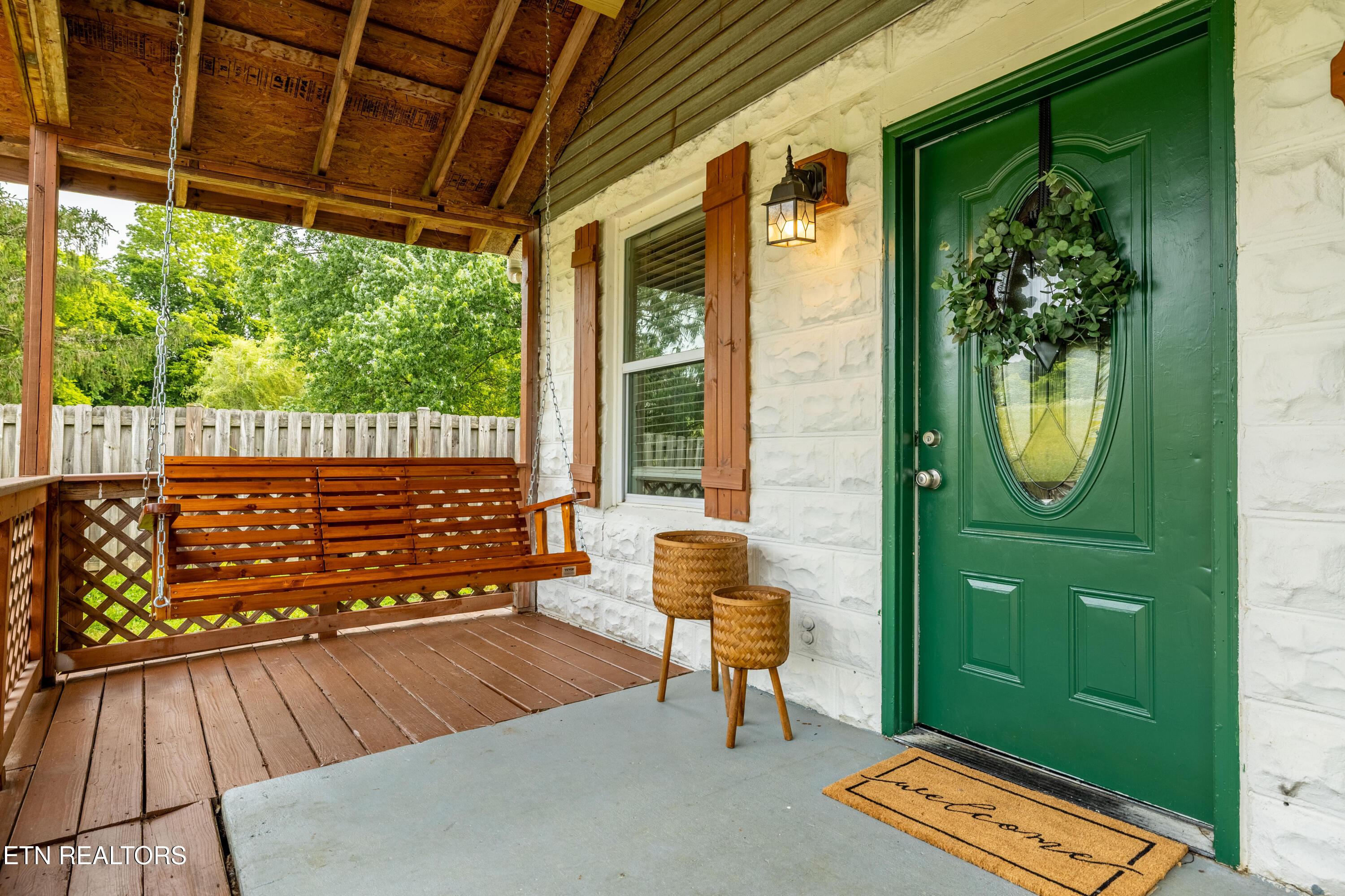 Image 4: 6944BerryLane-1