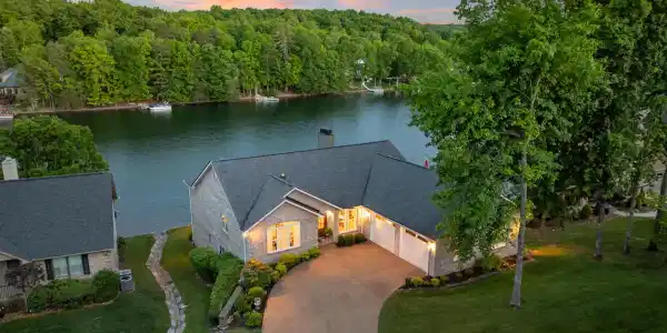 150 Motthaven Drive