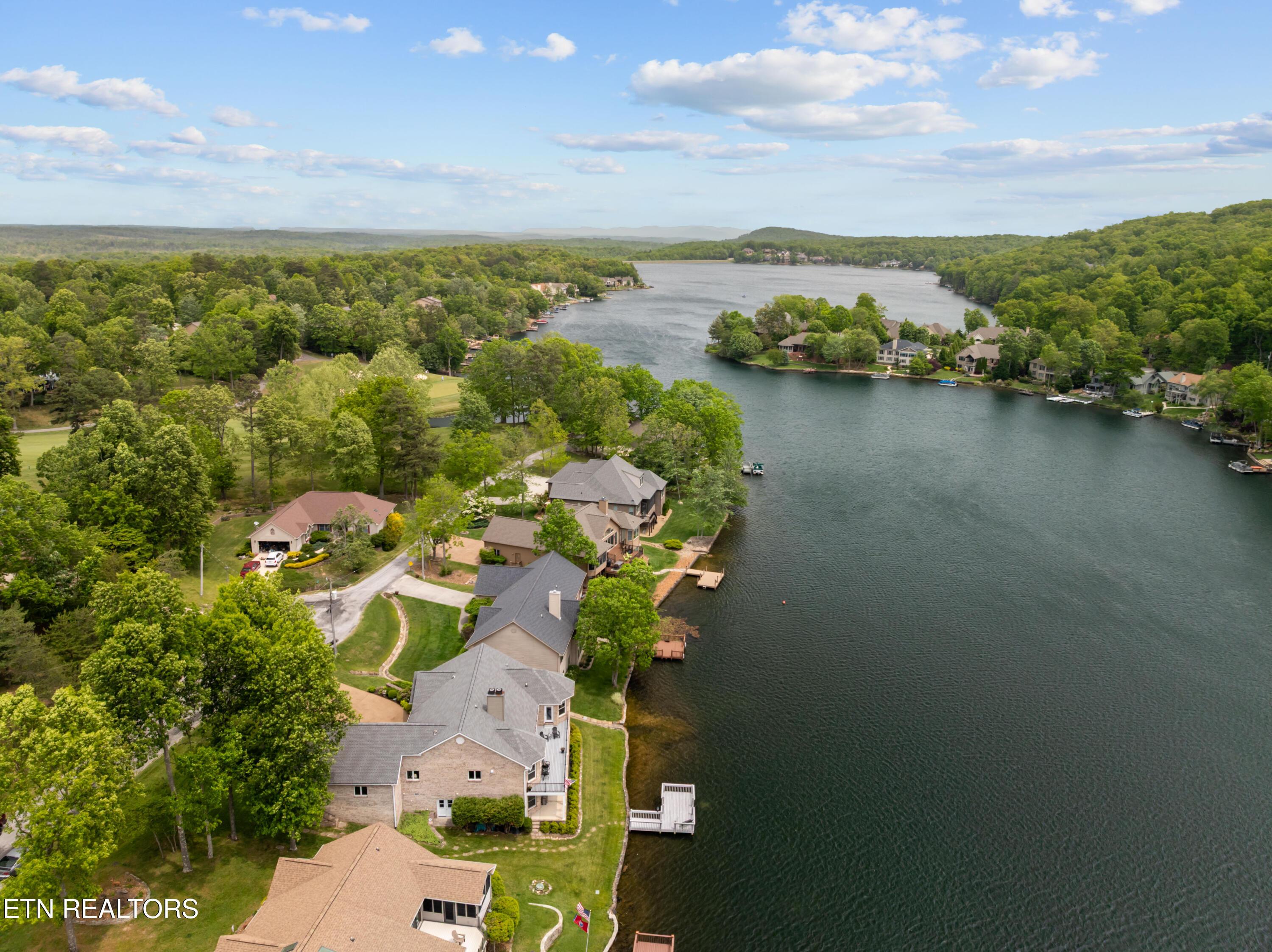 Image 3: Lake Dartmoor Waterfront Home