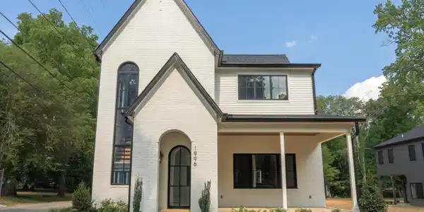 1996 Maplewood Drive