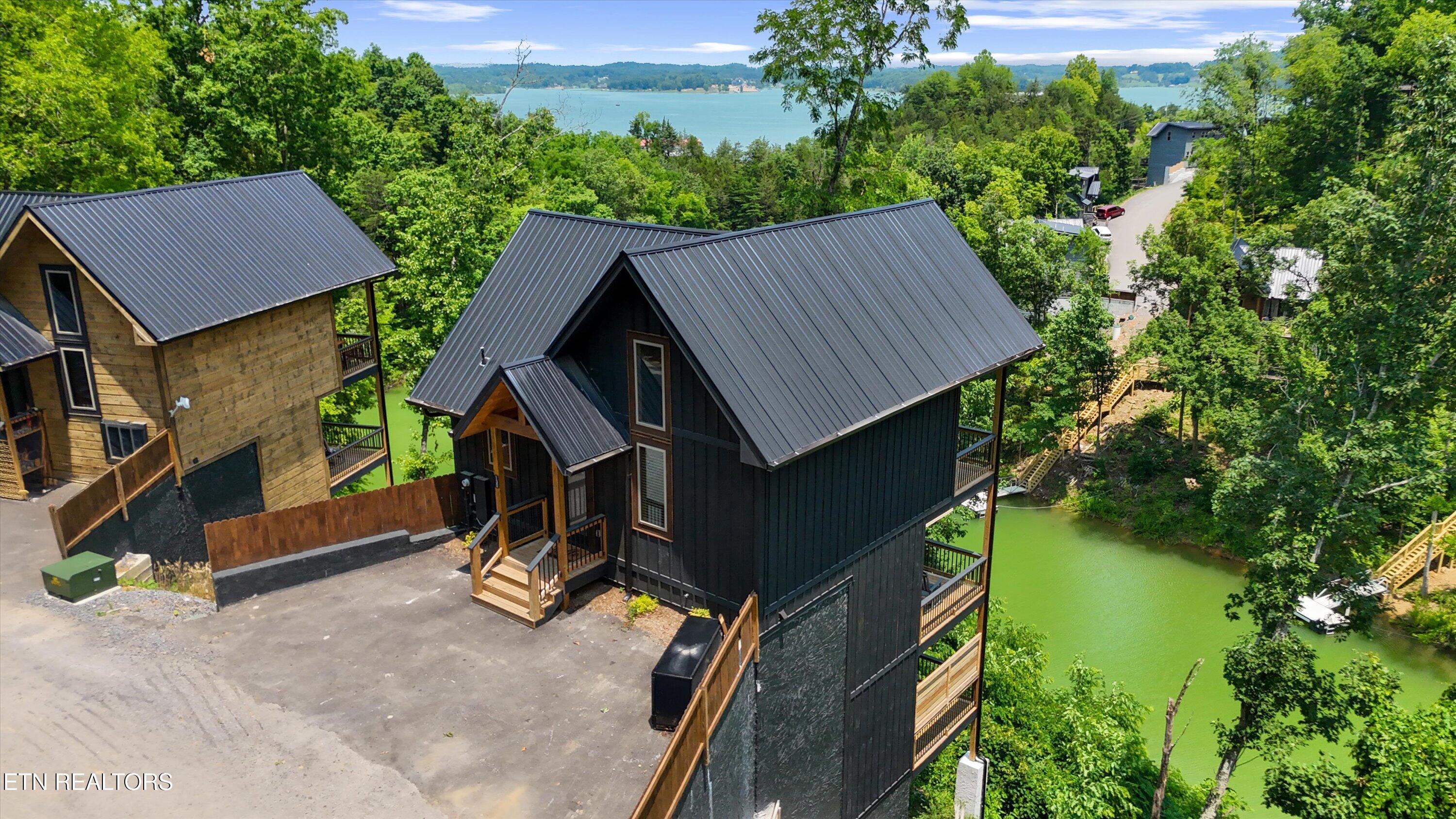 Image 2: 36-130 Jolene Wy-35