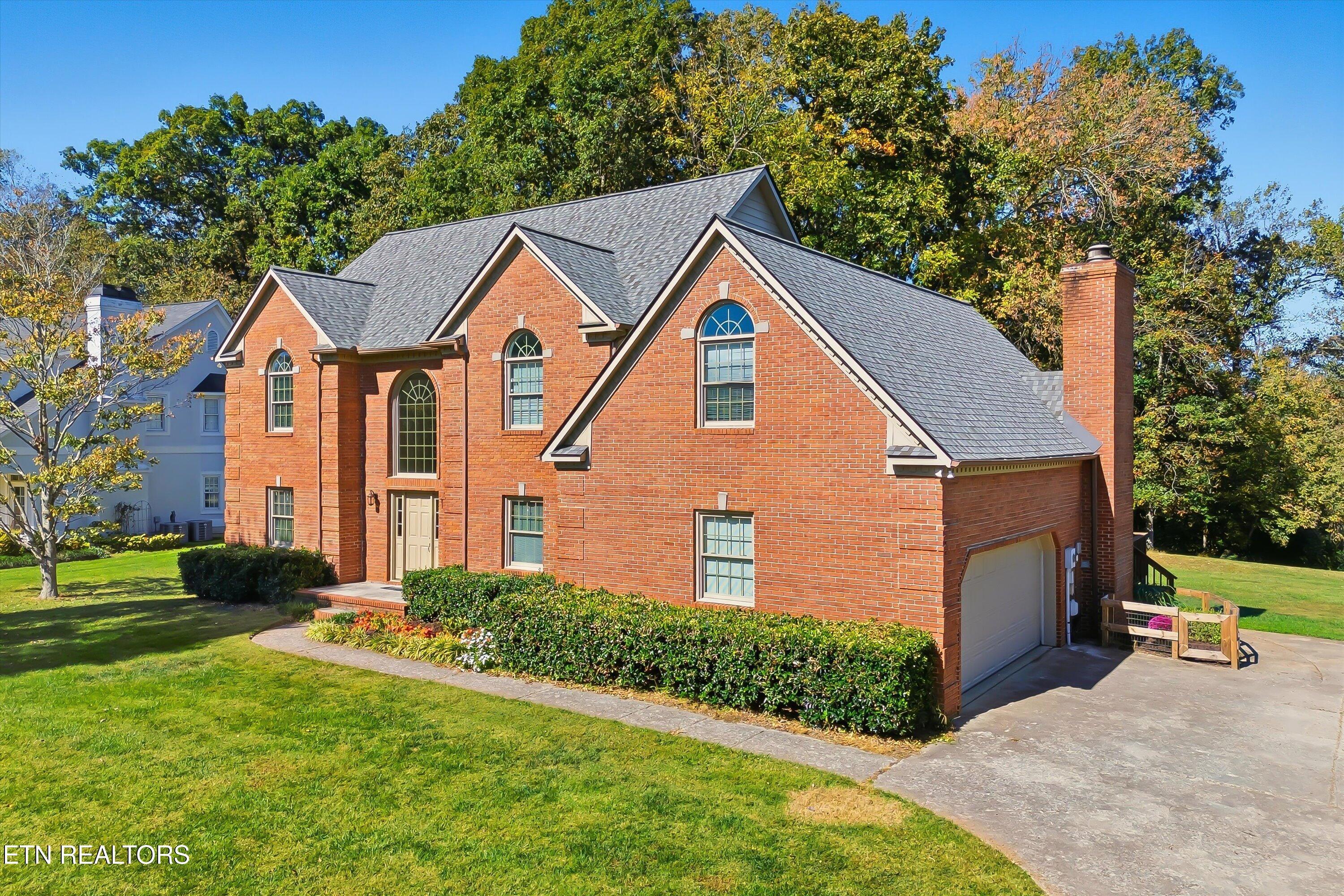 Image 2: 02-17 Raintree Place-2